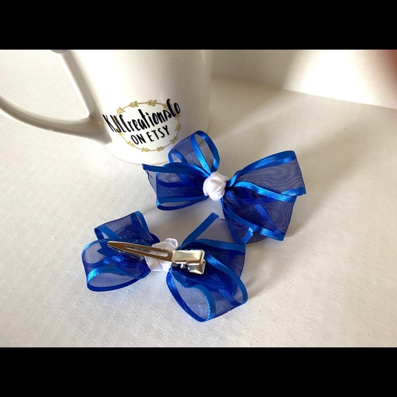 5/$25 Set of 2 Blue and White Bow Clips - Picture 5 of 6
